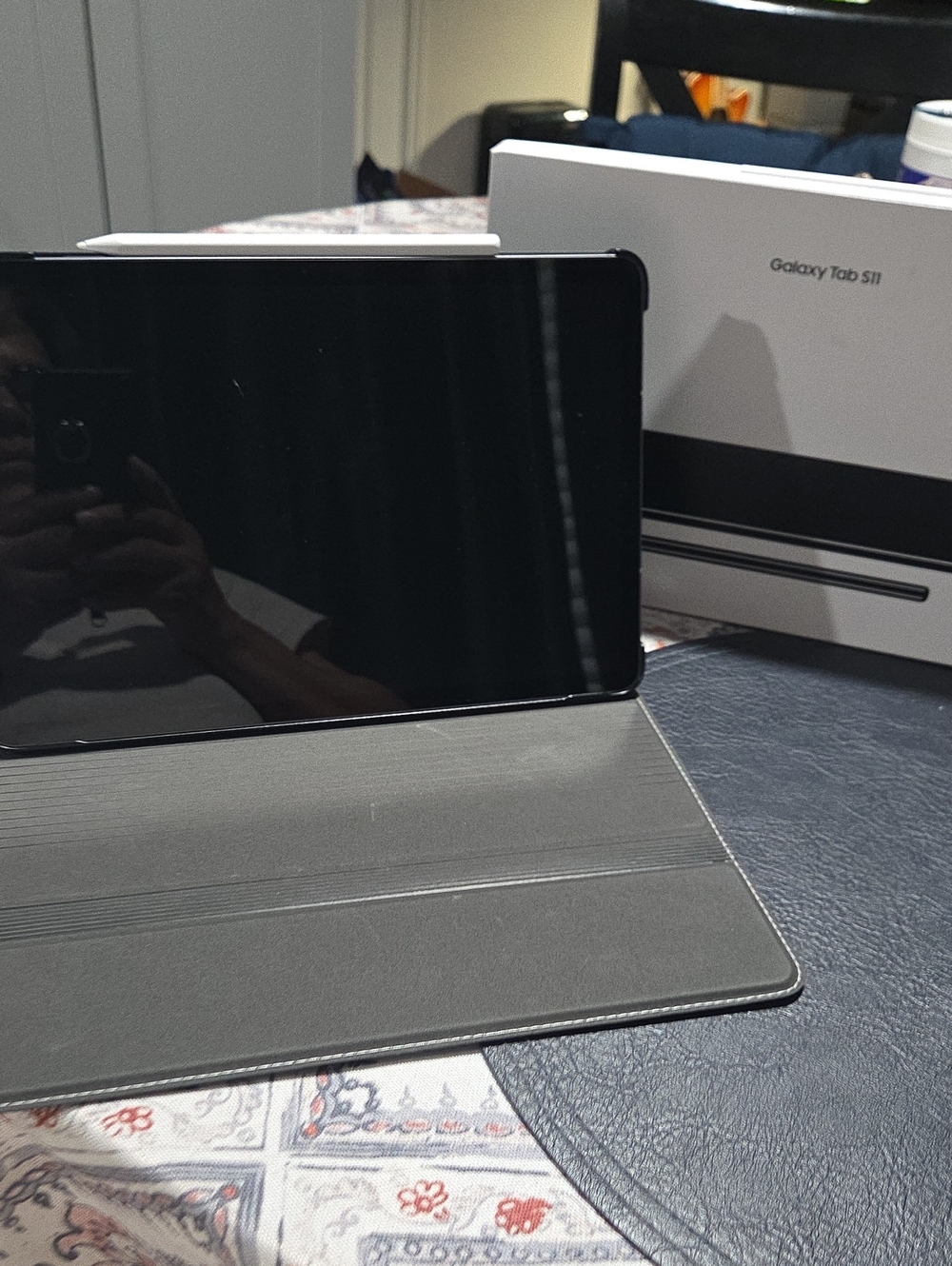 Samsung Galaxy Tab S11 Black with Folding  green Folio Cover